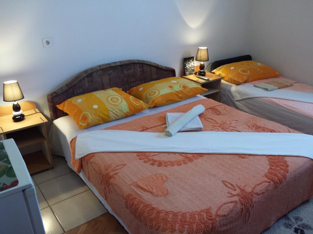 Apartments & Hostel Zdrava Hrana Mostar Quarto foto